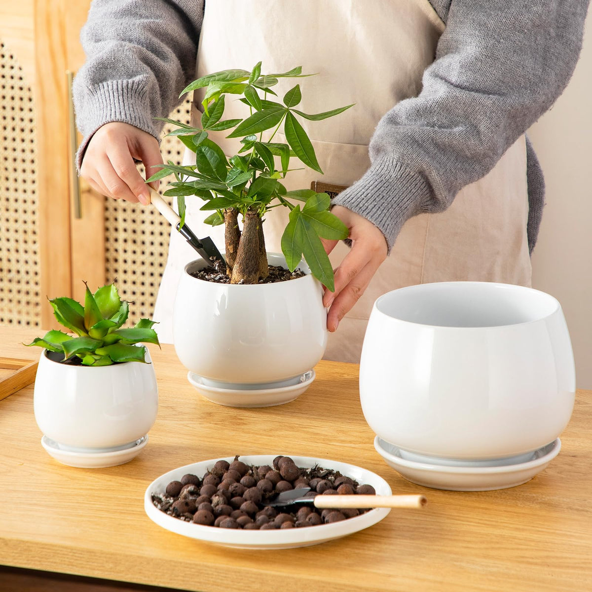 vancasso 3-Pack Ceramic Plant Pots, 3.7/4.8/6.2 Inch Indoor Planters with Saucers & Drainage Hole