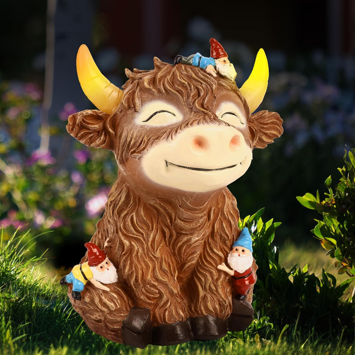 Solar Garden Statue Highland Cow Figurine with Funny Gnomes Garden Outdoor Decor for Yard Patio