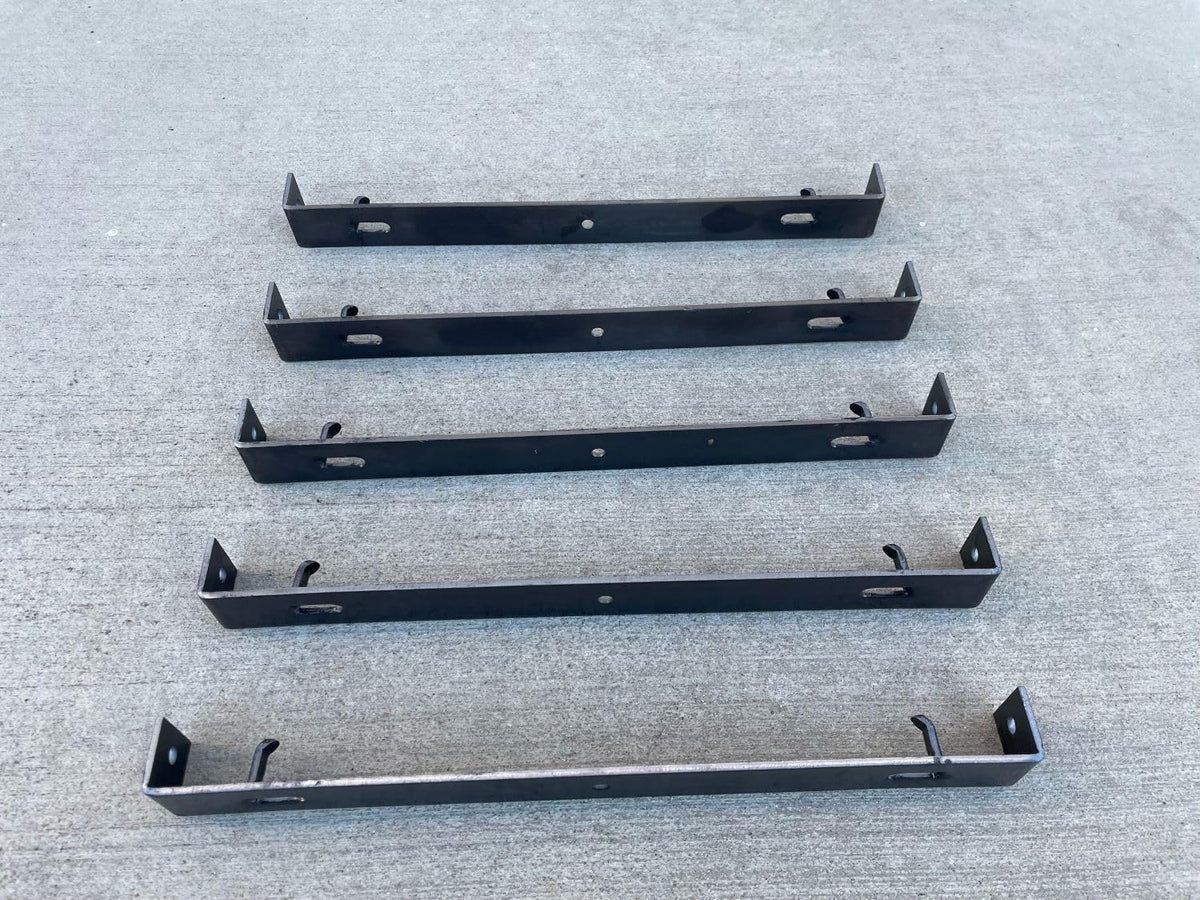 Sandbaggy 10" x 1 ⅛" Concrete Spreader Cleats - 1 ⅛" Plywood - Form Clips - Black Annealed Steel