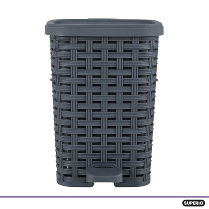Superio Mini Trash Can with Foot Pedal Small Outdoor Garbage Can with Lid, 1.5 Gallon Plastic Waste