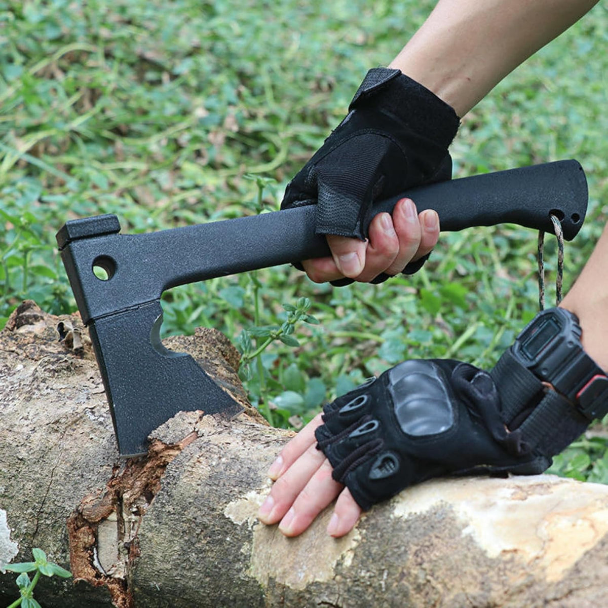 Camping Axe, Survival Hatchet, 4 in 1 Full Tang Tactical Axe with Durable Steel Head & Non-Slip