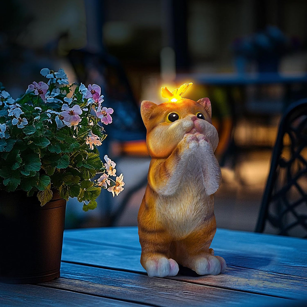 Solar Garden Decor Outdoor Statues Cat - Lawn Decor Statue for Patio, Balcony, Yard Ornament