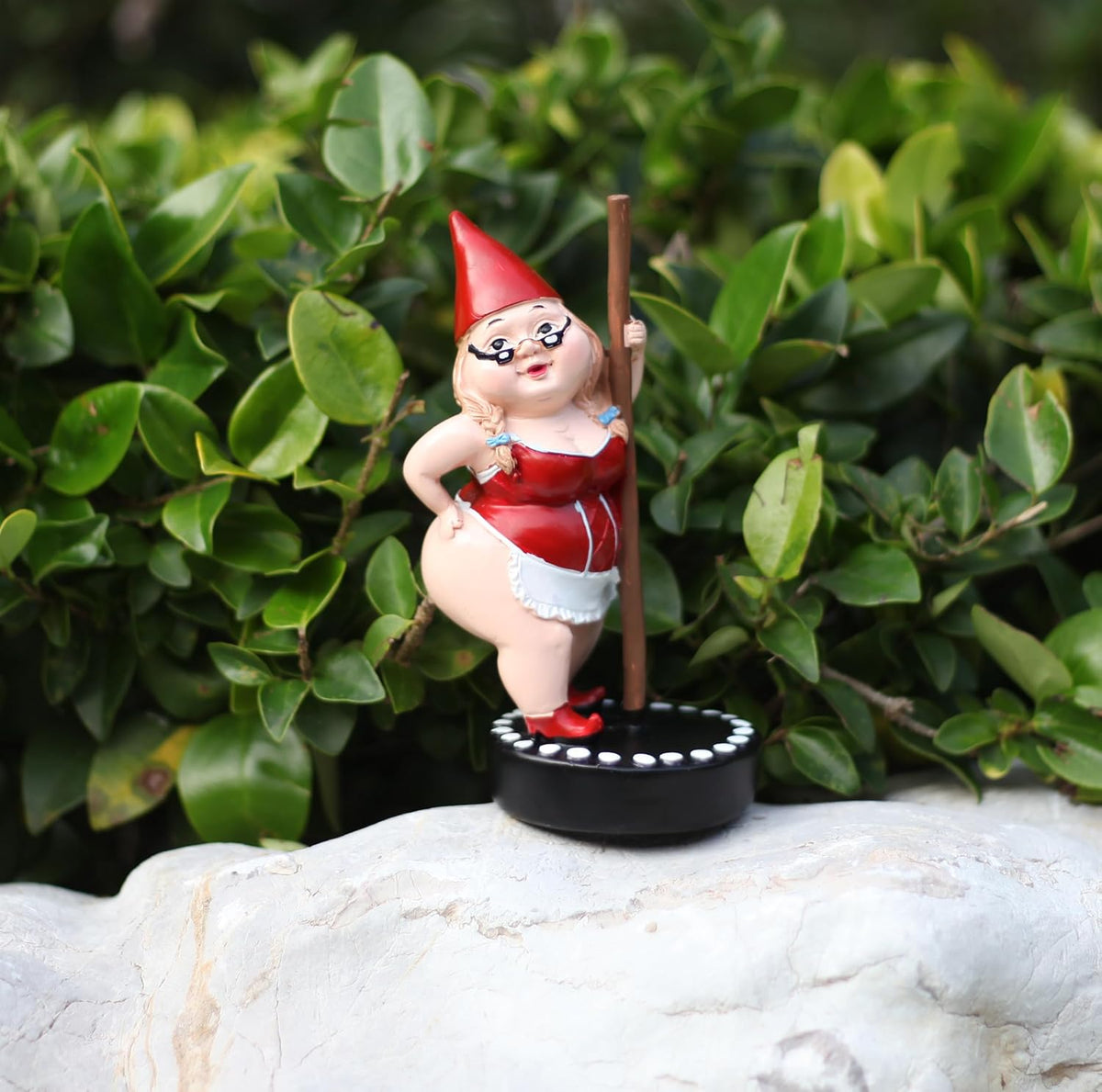Steel Pipe Dancers Dwarf，Gnome Garden Decorations Resin Statue Outdoor Statue Lawn Yard Balcony