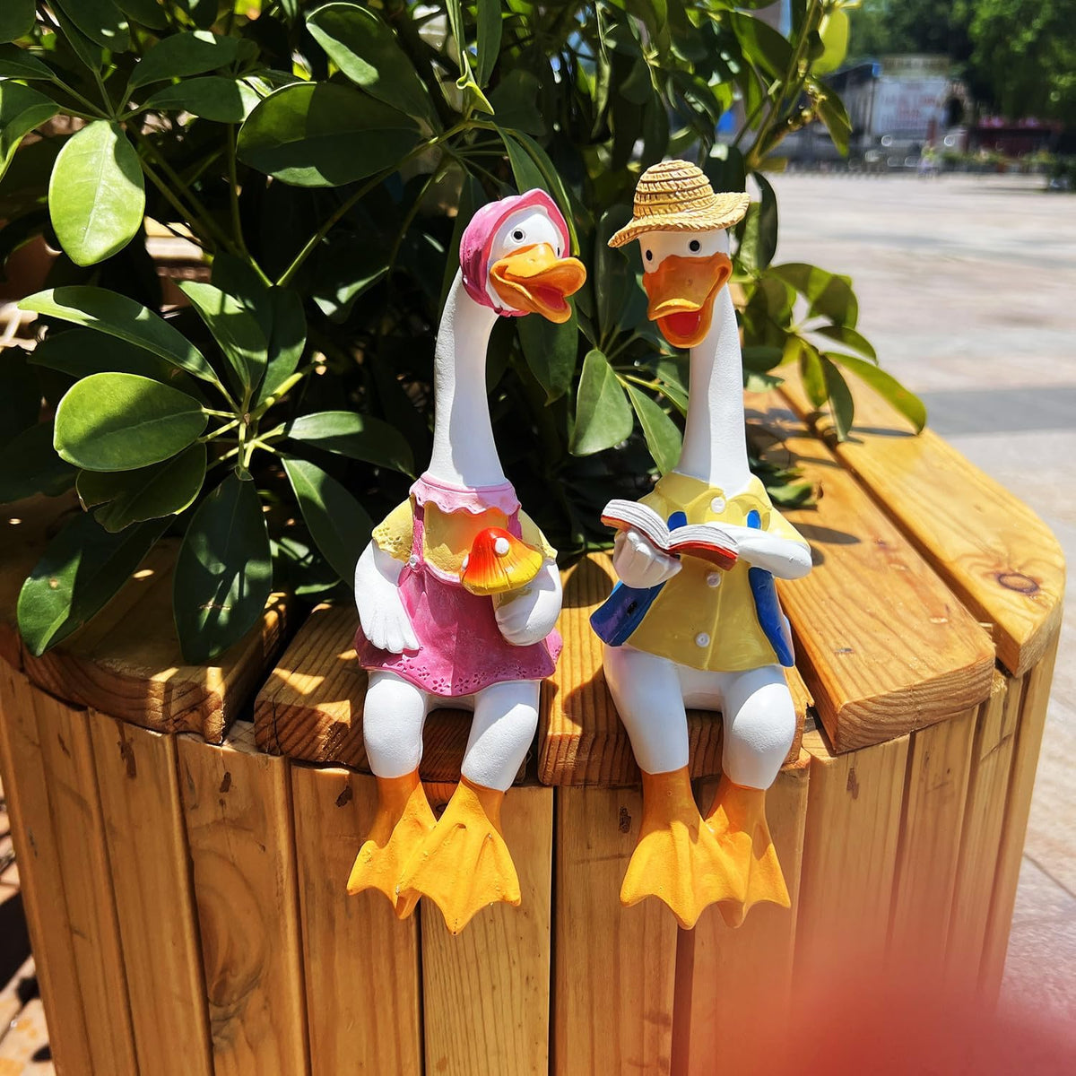 Handside Garden Statues Couple Animal Cartoon Resin Cute Sitting Sculpture Goose Lovers Figurine