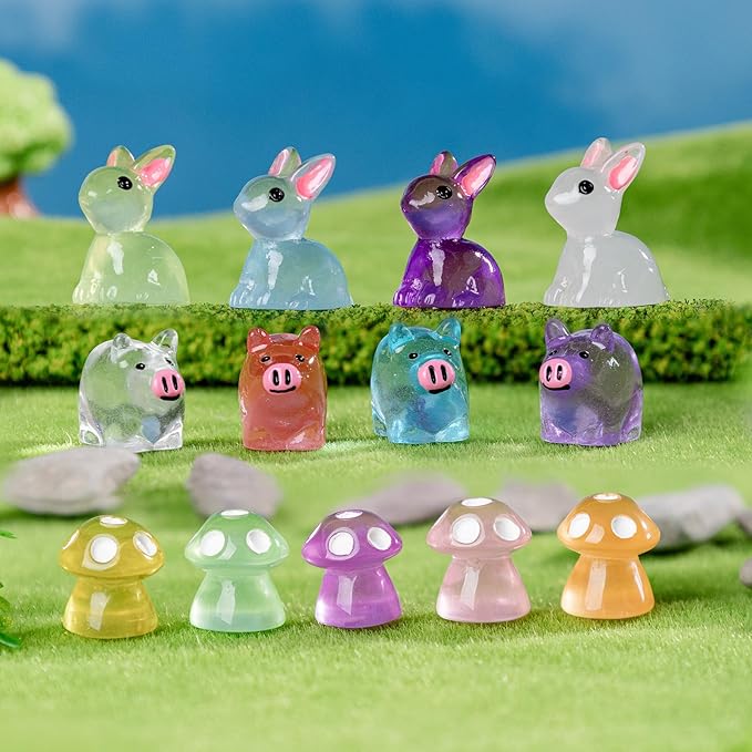 140Pcs Glow-in-The-Dark Mini Resin Animal Figurines Miniature Figures Glowing in The Dark Garden