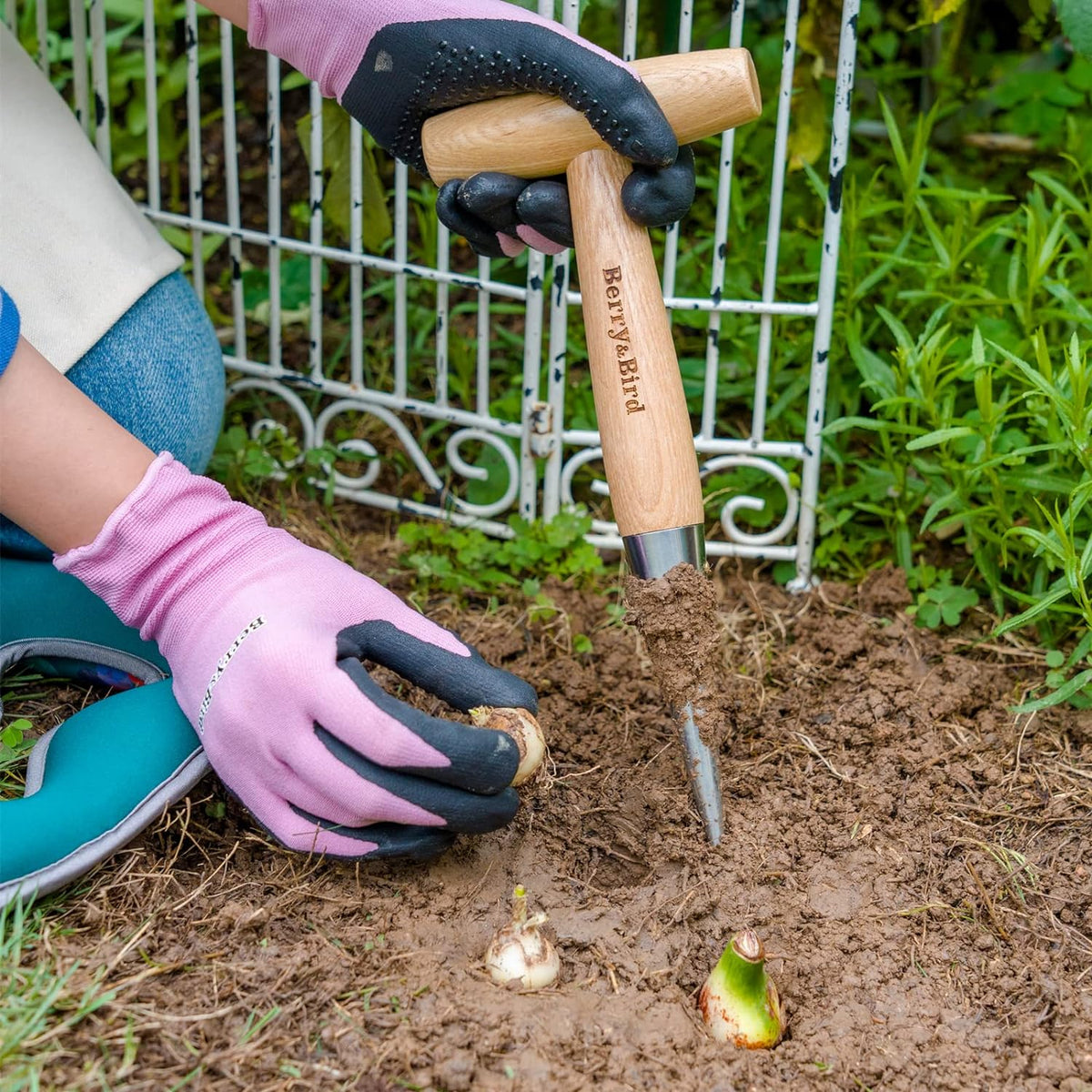 Berry&Bird Hand Dibber, Stainless Steel Sow Dibbler with Wood Handle, Garden Hole Punch Dibbler