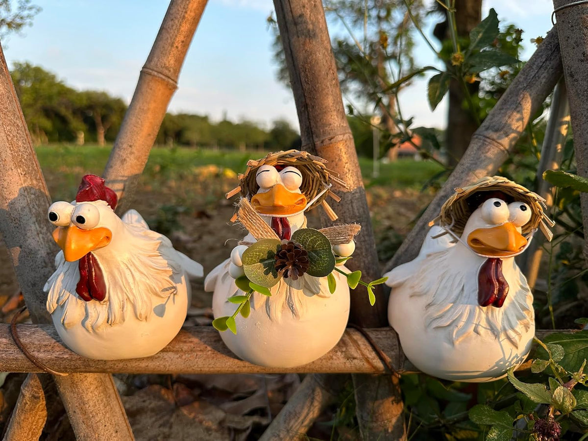 Funny Farm Chickens Statues,Chicken Fence Decoration,Resin Cute Chickens Decor,Outdoor Real Animal
