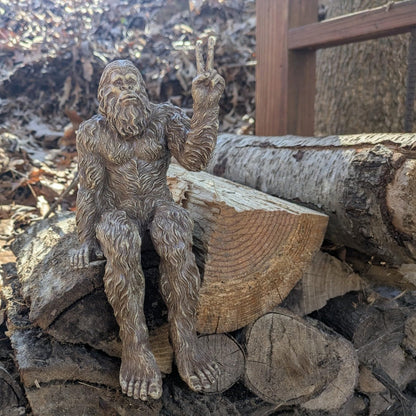 John Bernard & Company Bigfoot Peace Sign Decorative Sasquatch Yeti Statue/Figurine Indoor/Outdoor