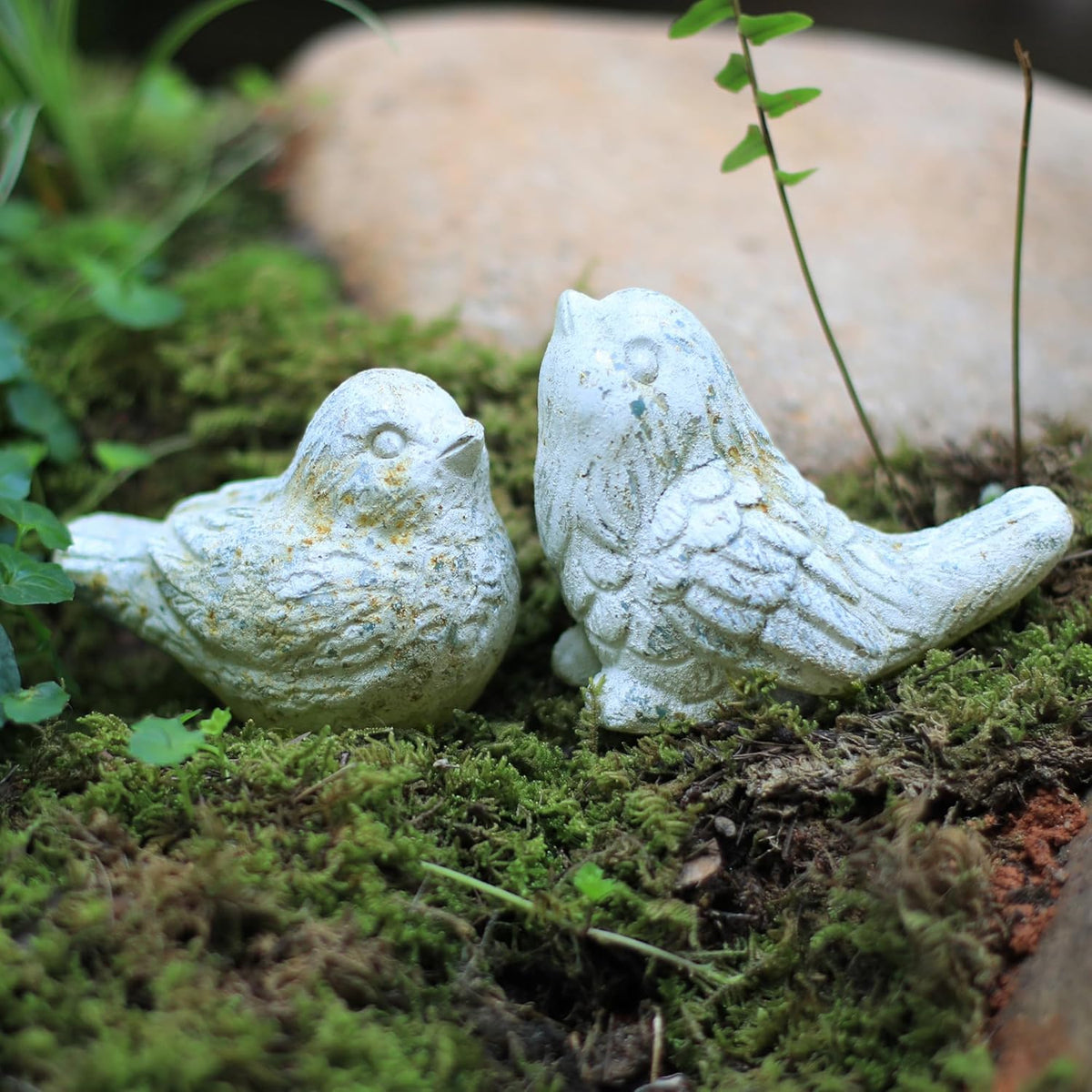 Z&Z ornamentorum Outdoor Bird Statues Decor Figurines for Home Cement Bird Sculpture for Patio Yard