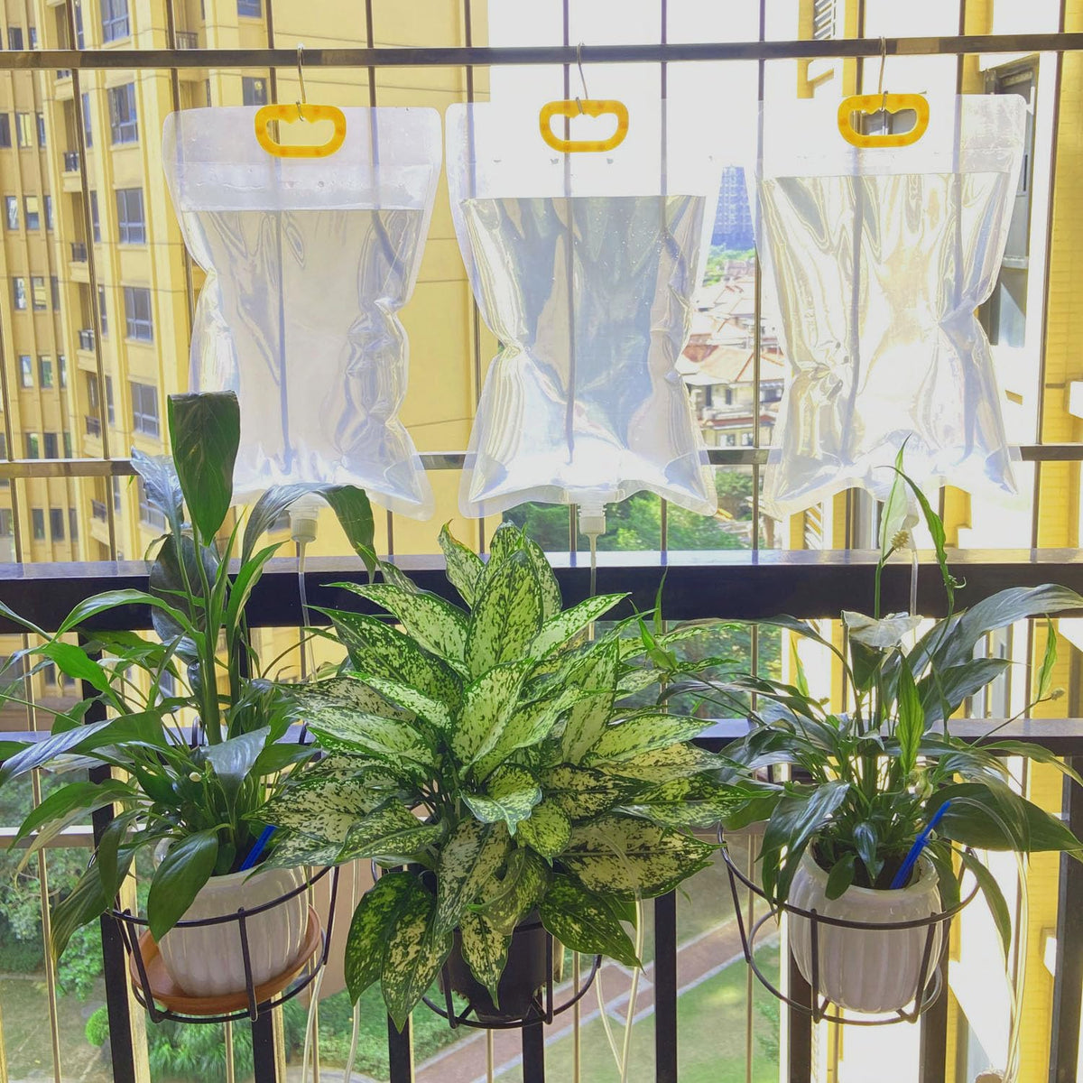 3.5L Plant Self Watering Bags with Adjustable Flow Regulators & Hooks,Automatic Plant Waterer