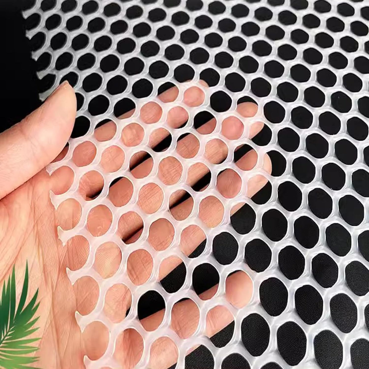White Garden Fence Mesh 39.3″ Wide Safety Netting Plastic Net Fencing Roll Balcony Protection