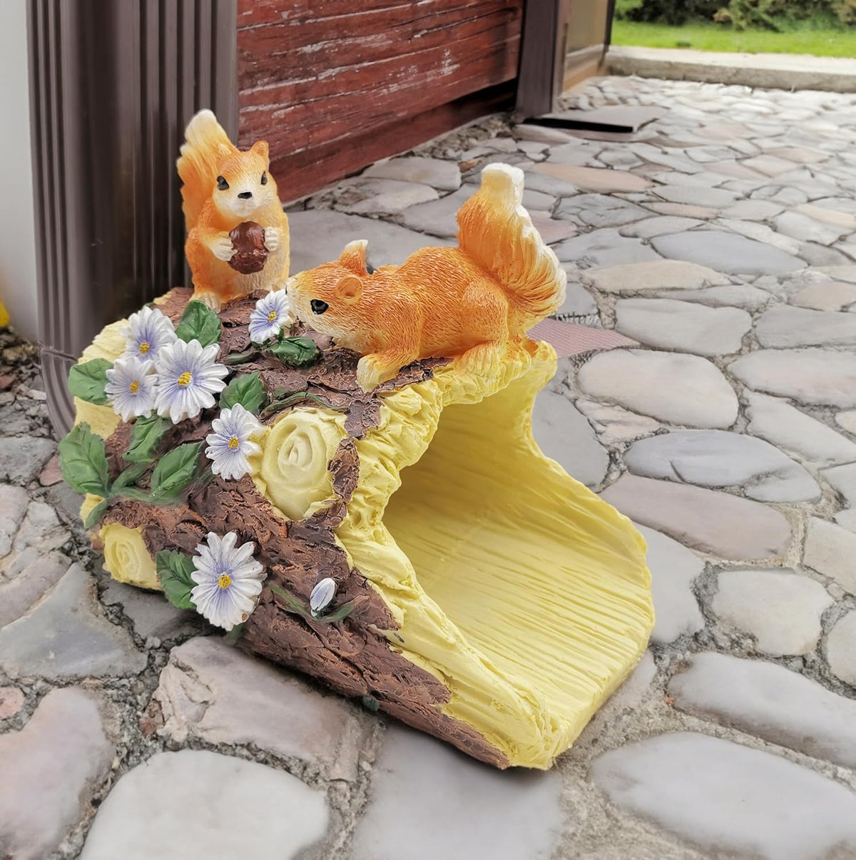Squirrel Statues Gutter Downspout Extension Statues Garden Decoration,Resin Statue Outdoor