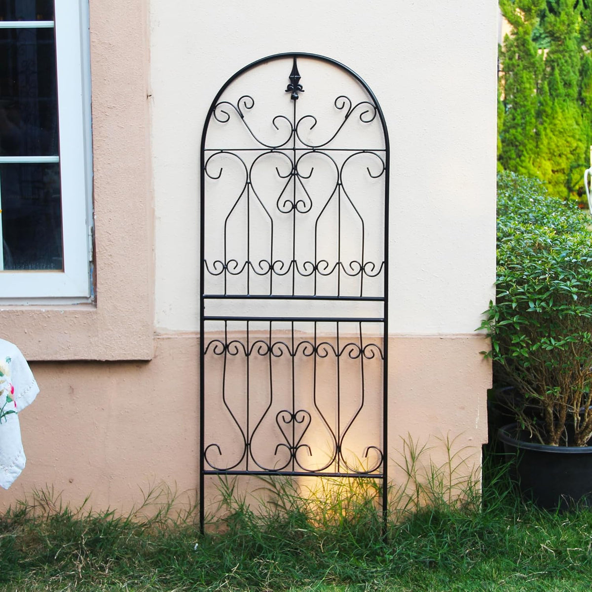 SCENDOR Trellis for Climbing Plants 59" H x 22" W Metal Unique Design Decorative Garden Structure