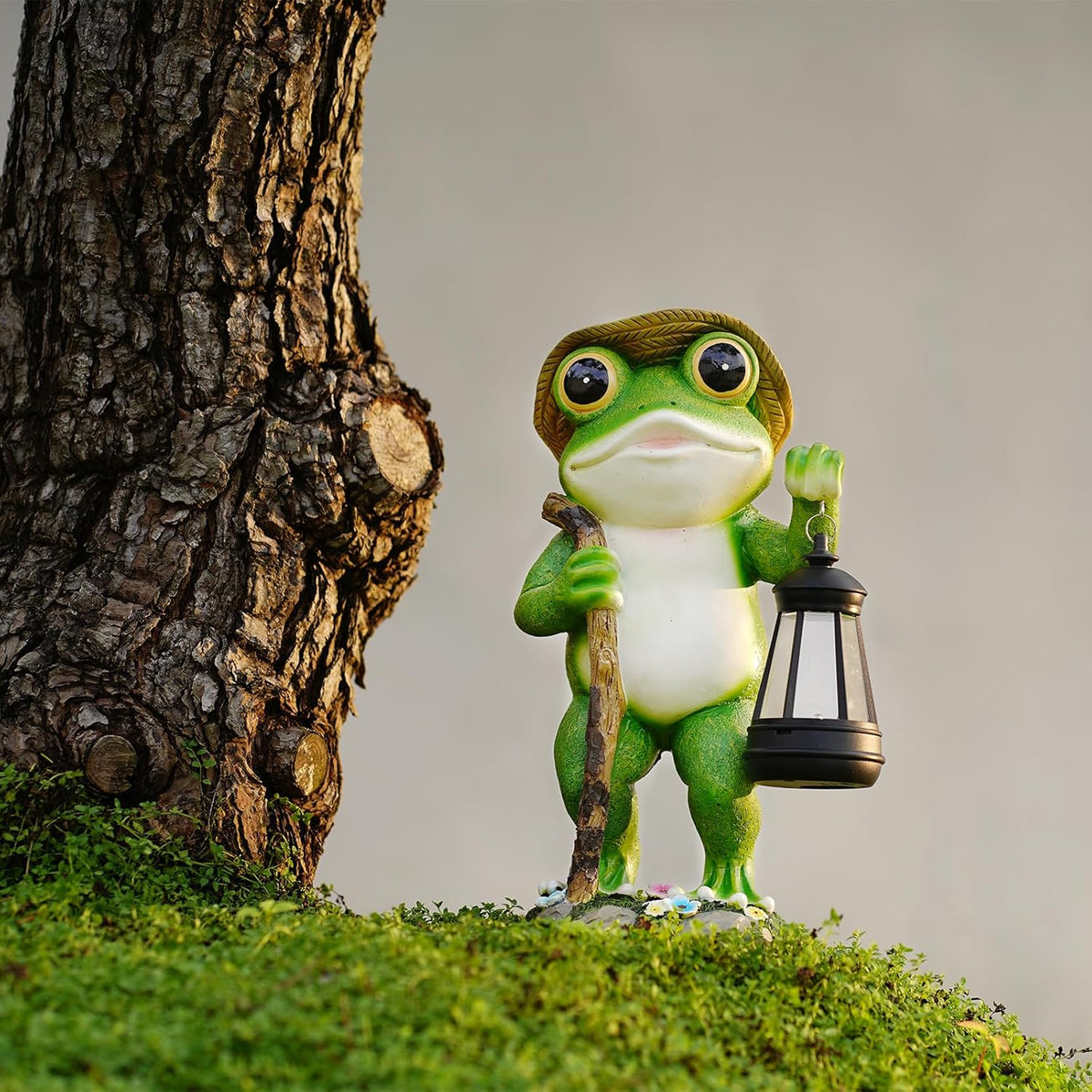 Solar Frog Garden Decor with Lantern Outdoor Statue for Patio Pathway Frog Figurine for Yard