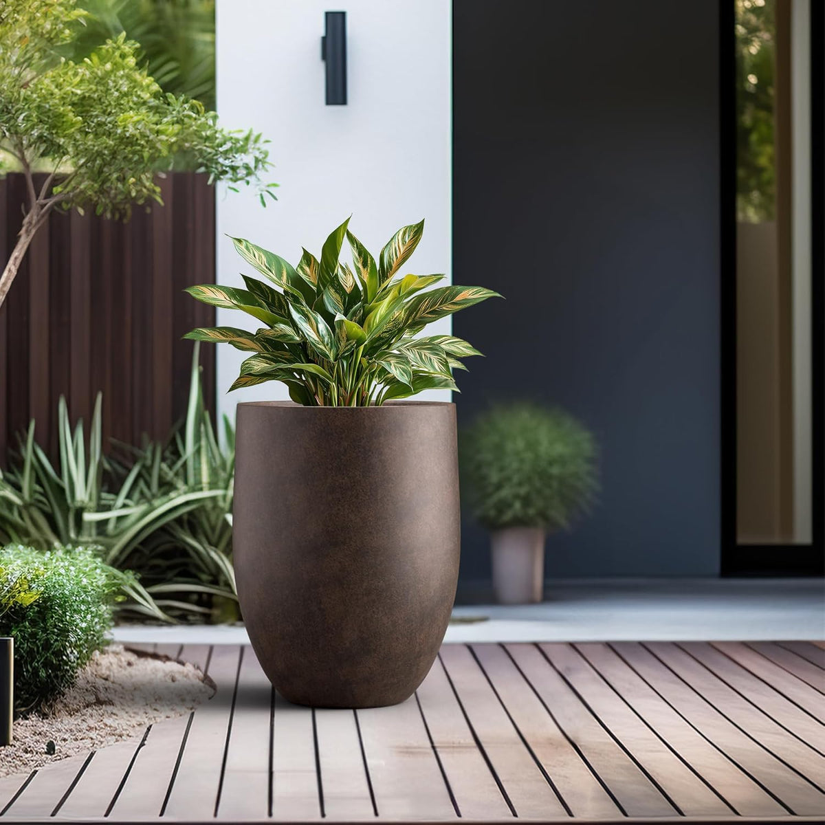 Kante 21.7" H Rusty Tall Planter, Large Outdoor Indoor Decorative Pot with Drainage Hole and Rubber