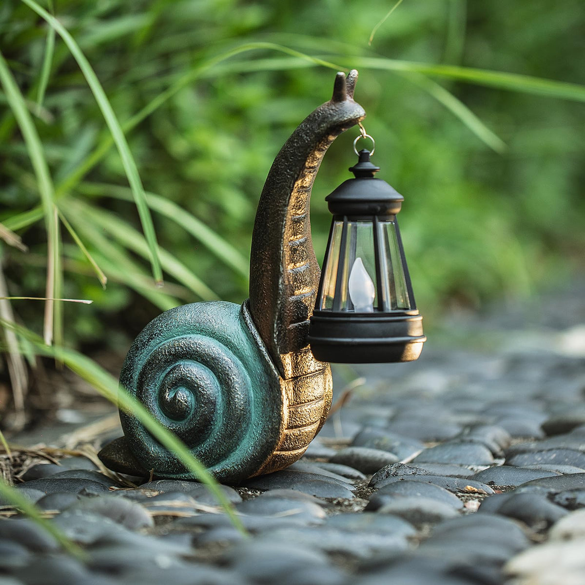 QZJDDZSW Solar Garden Snail Statue,Lawn Decor Statue for Patio, Balcony, Yard Ornament - Mothers