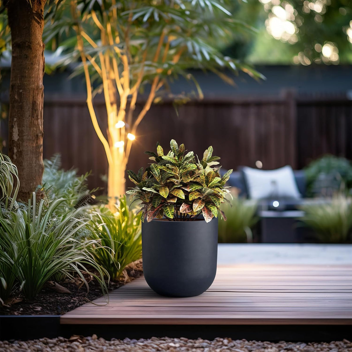Kante 11.0" Round Concrete Planter, Large Cylinder Plant Pot with Curved Bottom and Drainage Hole