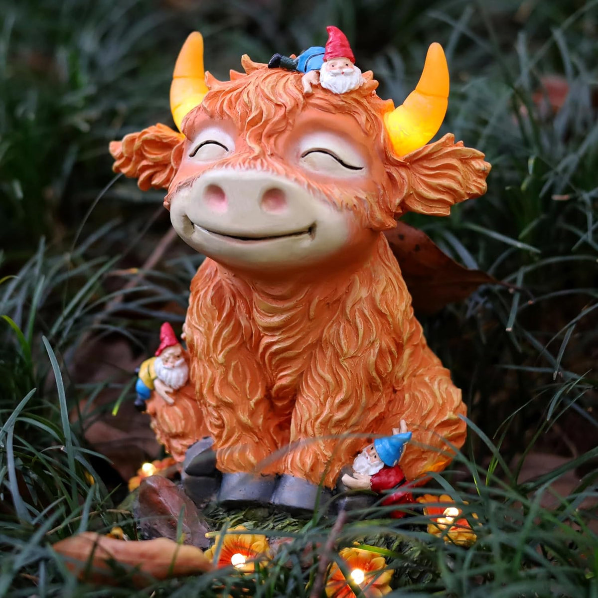 Solar Garden Statue Highland Cow Figurine with Funny Gnomes Garden Outdoor Decor for Yard Patio