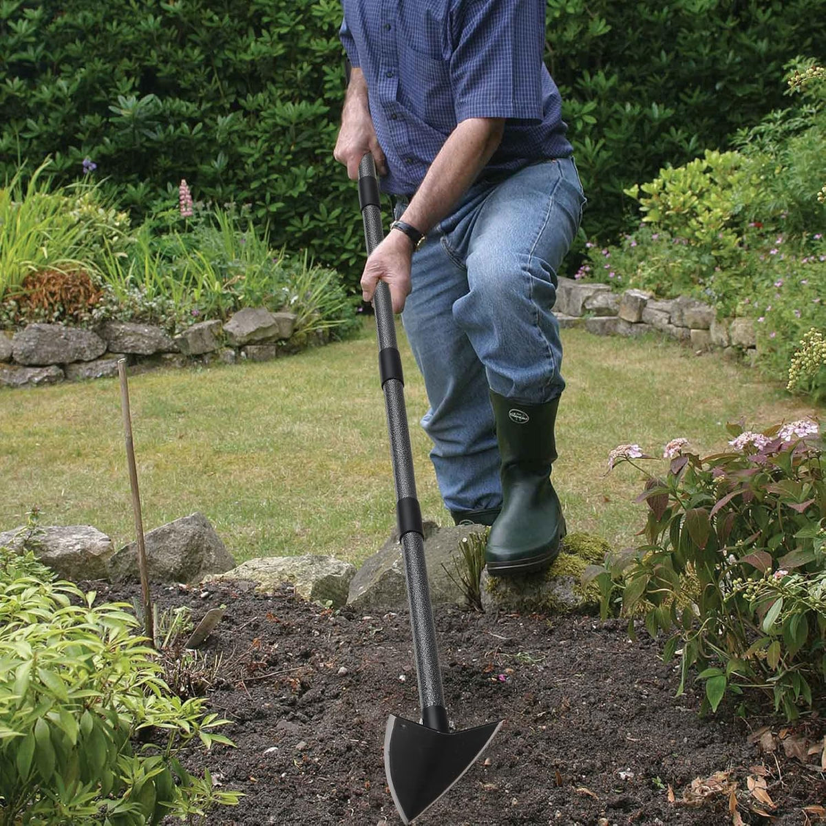 SANDEGOO Hoe Garden Tool,60 Inch Garden Hoe Triangle Gardening Hoe with Sharp Blade for