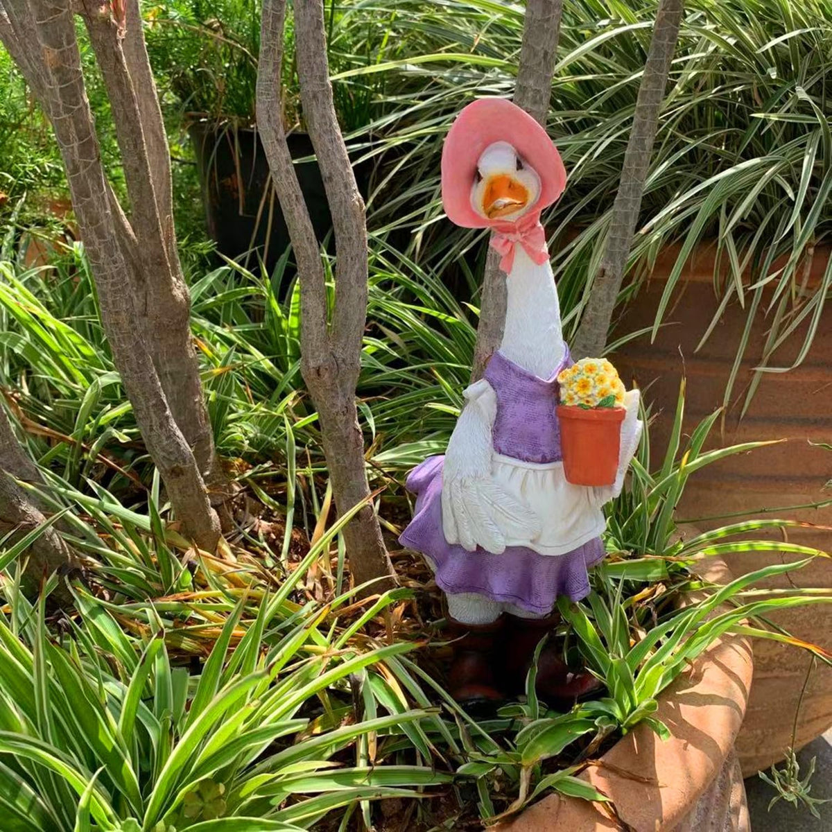 iRonrain Garden Statues Gardener Couple Duck, Indoor Ourdoor Decorations Cute Ducks Art Décor