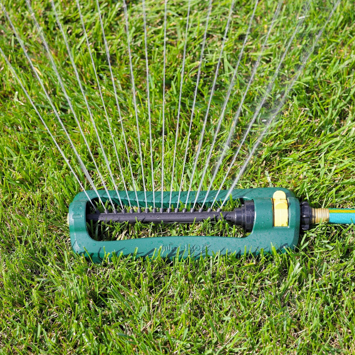 Melnor Turbo Oscillating Sprinkler, 2800 Sq Ft: Range Adjustable