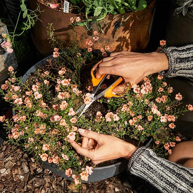 Fiskars Comfort Loop Pruning Snips, Garden Gifts for Women, Extra Large SoftGrip Handle, Yard and