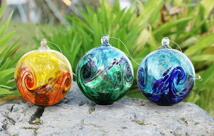4.6-Inch Solar Hanging Glass Gazing Ball Outdoor Garden Décor Aqua-Blue Swirl