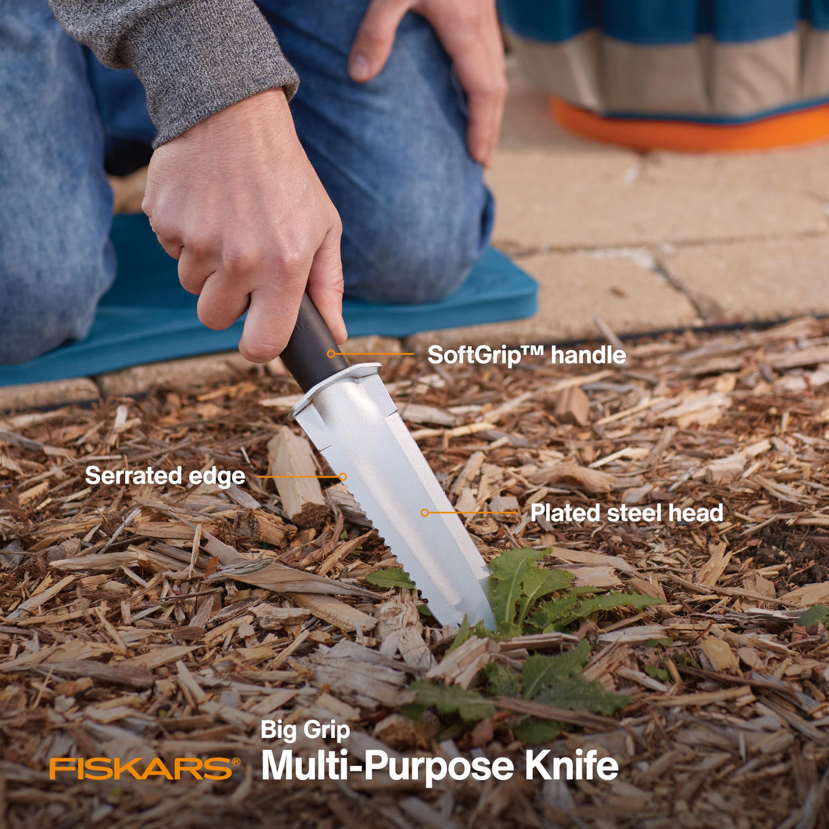 Fiskars Steel Garden Knife, Multi-Purpose Weed Puller Gardening & Yard Tool