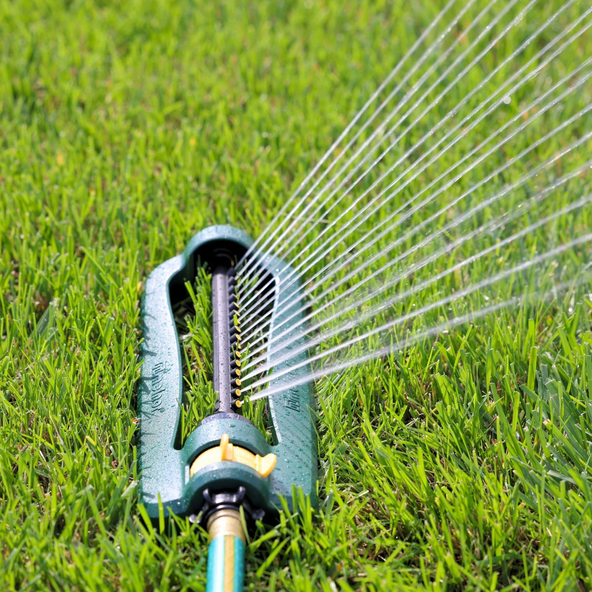 Melnor Turbo Oscillating Sprinkler, 2800 Sq Ft: Range Adjustable