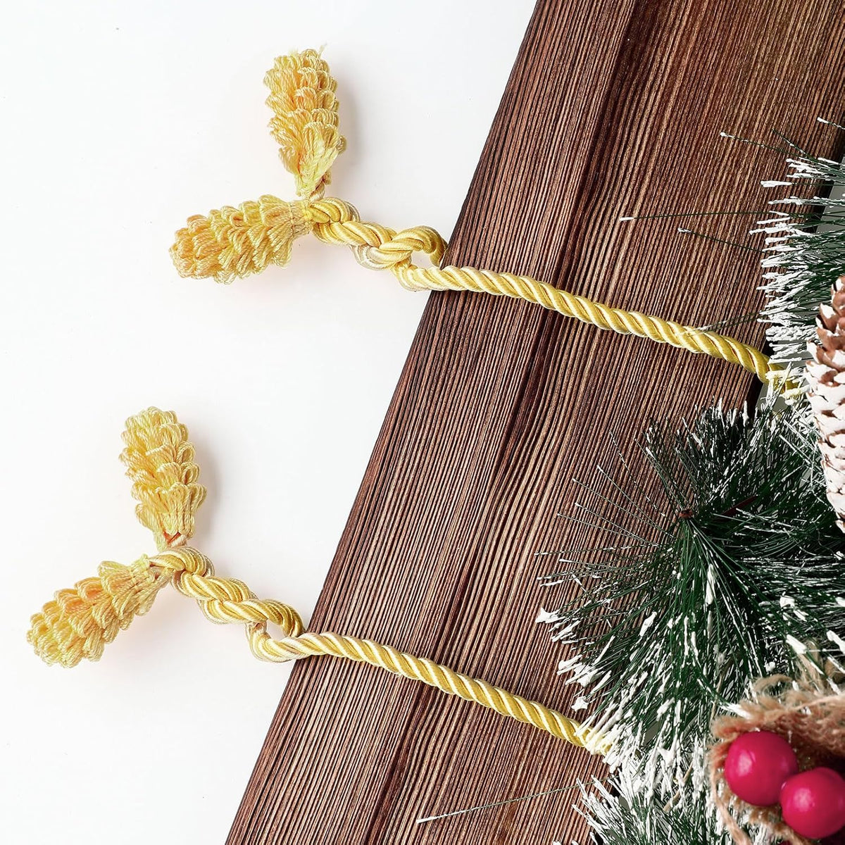 Shappy 24 Pieces Christmas Garland Banister Ties Christmas Decorative Reusable and Flexible Twist