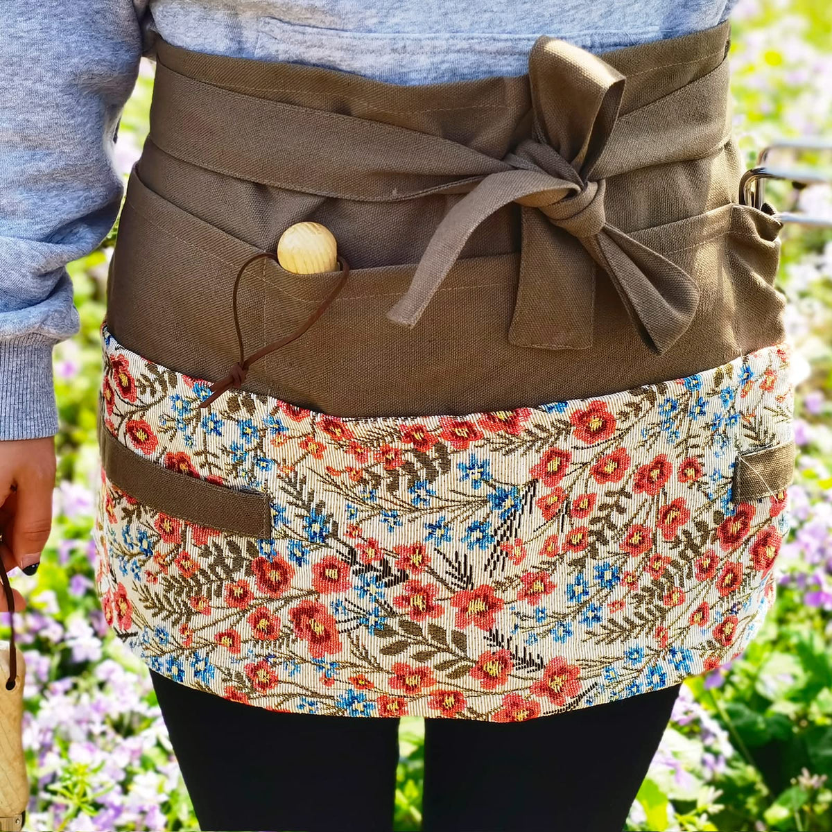 MILCIL Gardening Apron Women, Half Floral Serve Garden Apron with 8 Pockets
