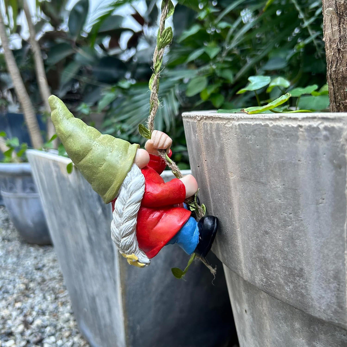 Hanging Gnome Garden Statue Decoration,Climbing Garden Gnomes Statue Figurine Ornament for Indoor