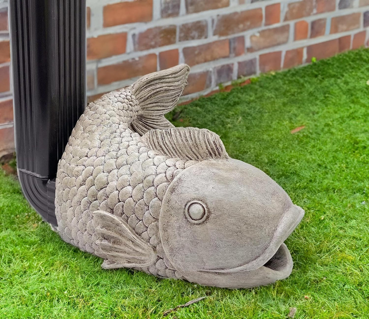 Fish Statues Gutter Downspout Extension Statues Garden Decoration,Resin Statue Outdoor Decor,Animal