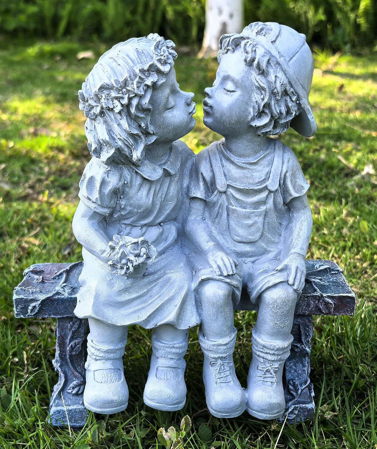 Garden First Kiss Outdoor Statue Decorative, Flower Bed Decor Puppy Love Kissing Couple,Boy and