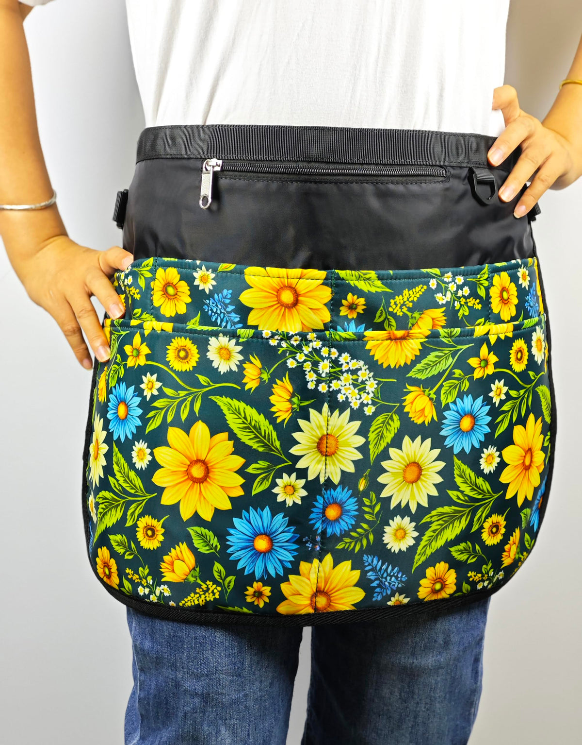 Bafelia Garden Apron for Women with 7 Pocket,Half Florist Apron Harvesting Apron (Green Flowers)