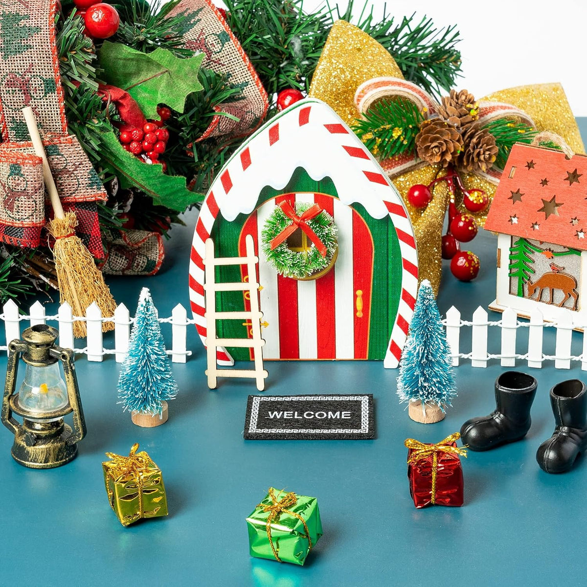 Haooryx Christmas Elf Garden Miniatures - 16Pcs Christmas Wooden Miniature Magic Fairy Doors