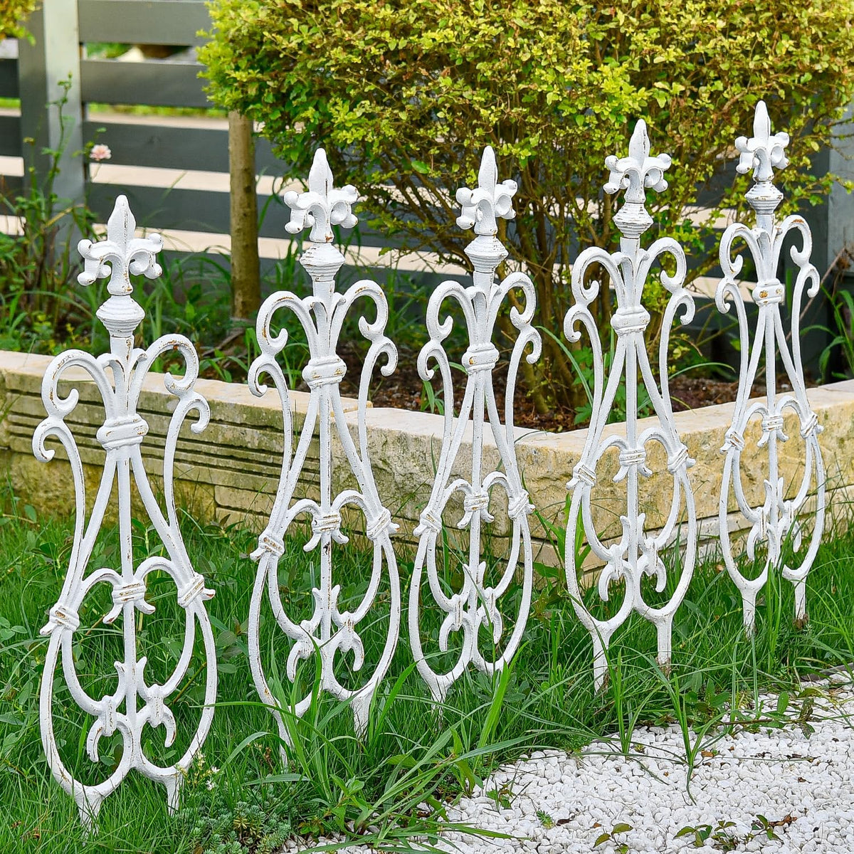 Sungmor Decorative Cast Iron Flower Bed Fence, 28" Tall Vintage Garden Edging Border, 4 Pack Heavy
