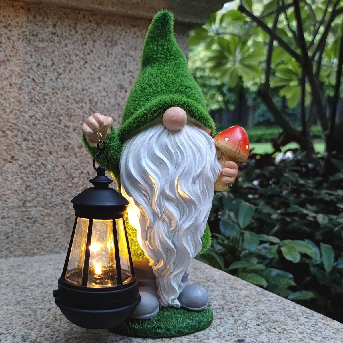 Gnomes Solar Garden Statues,Resin Gnome Figurine Decorations Holding Mushroom and Solar Lights